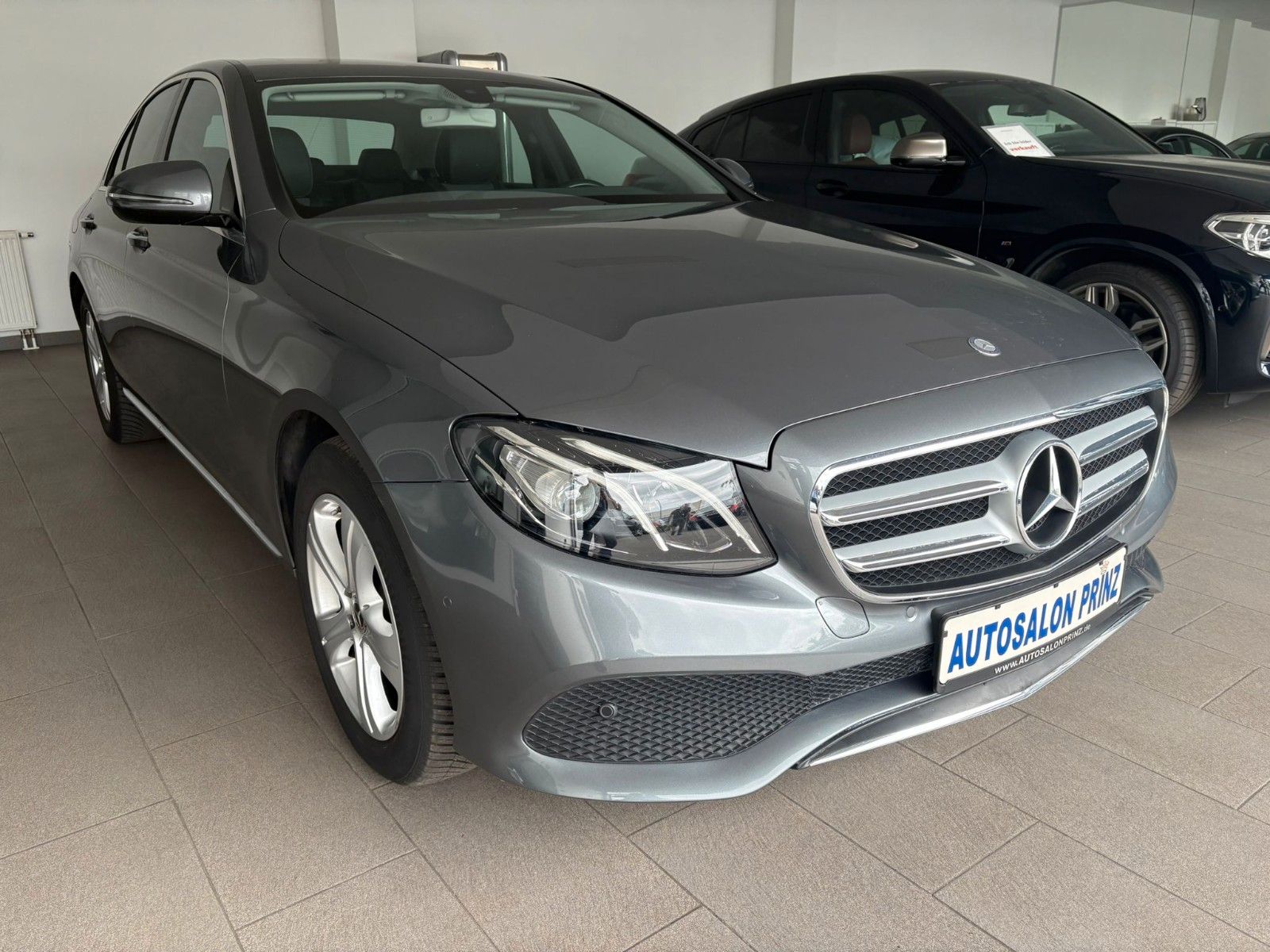 MERCEDES-BENZ E 200 67TKM 2.HAND MB SERVICE Avantgarde