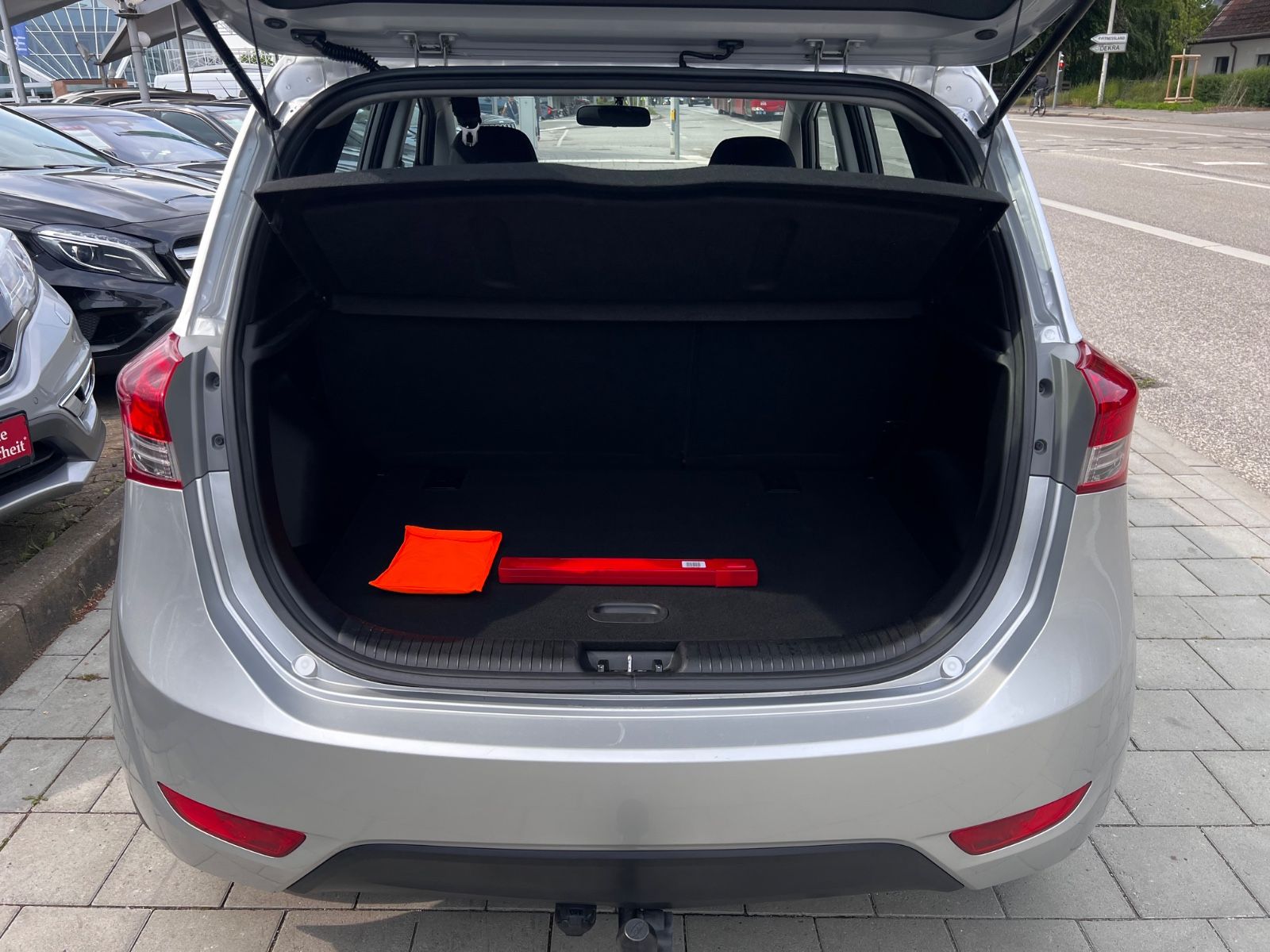 ix20 1.6 Style Automatik * 96.000km*AHK*Klima*