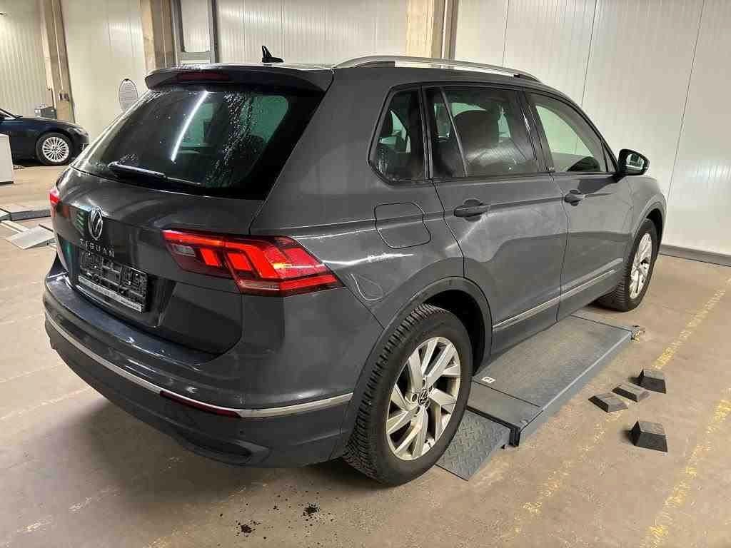 Fahrzeugabbildung Volkswagen Tiguan Active KAMERA 18`NAVI PARKLENK ACC 1.Hd