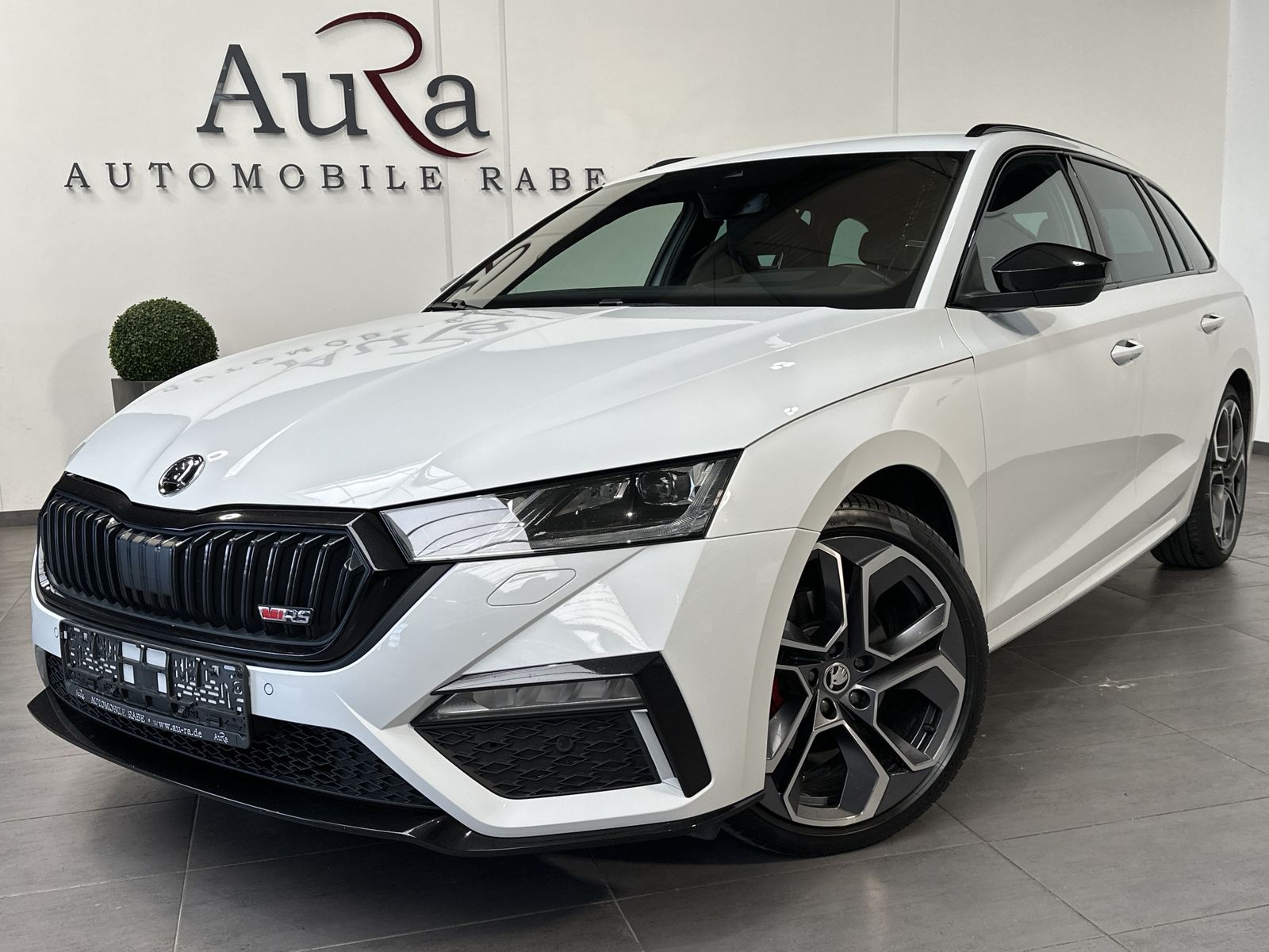 Fahrzeugabbildung SKODA Octavia Combi 2.0 TDI DSG RS 4x4 NAV+LED+HUD+ACC