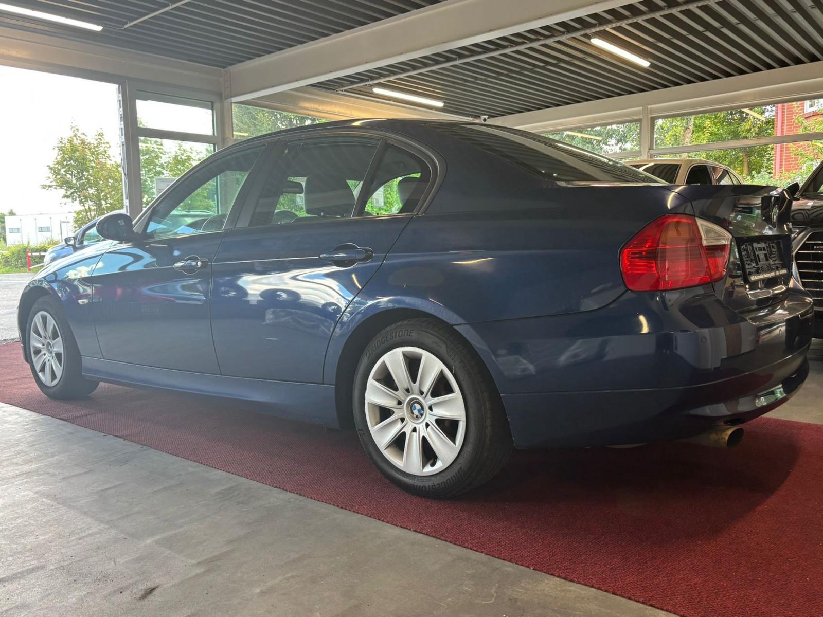 BMW 318i 1. HAND*SITZHEIZUNG*PDC