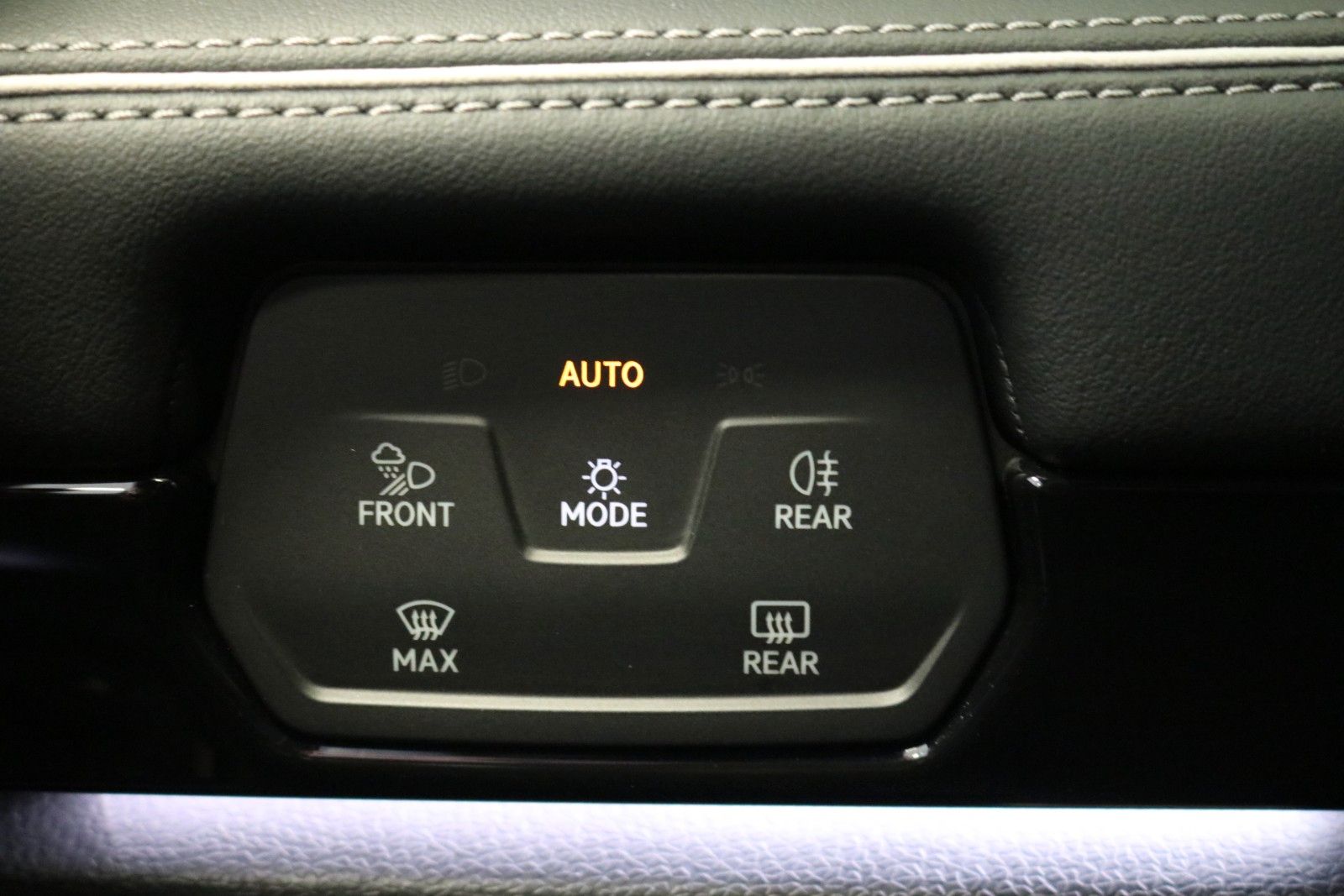 Volkswagen ID.7 Tourer Pro AHK HUD 360° Matrix Memory 99% foto 21