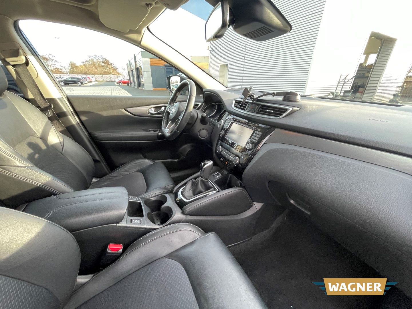 Fahrzeugabbildung Nissan Qashqai N-Connecta Auto springt nicht an