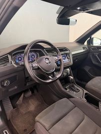 Volkswagen Tiguan - 9