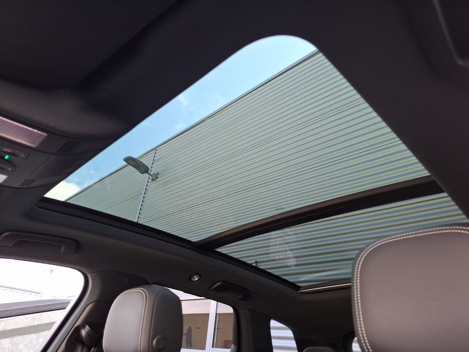 Fahrzeugabbildung Volkswagen Touareg TDI Elegance DSG 4M R-Line Matrix AHK Pa