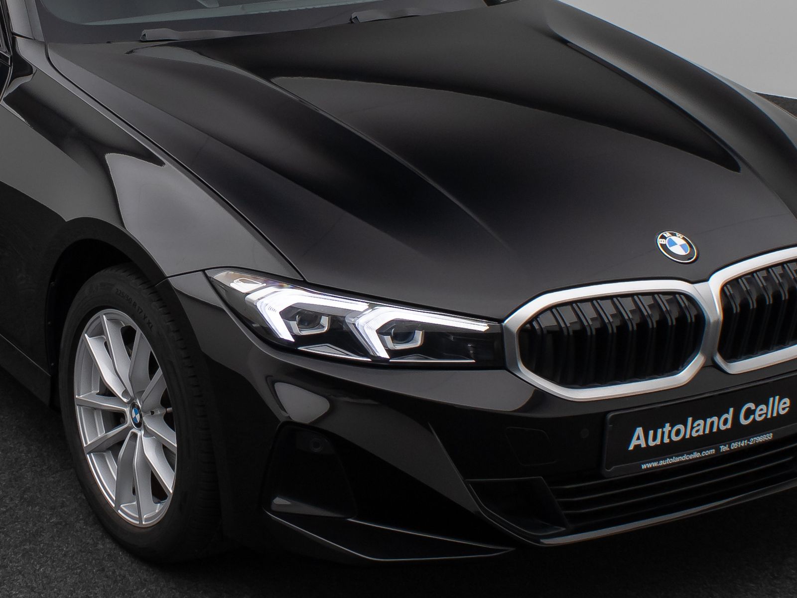 Fahrzeugabbildung BMW 318i DAB PDC Widscreen Geschwindigkeitsreg LED