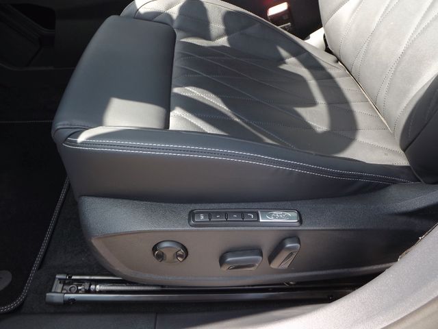 Explorer Premium Extend. Range AWD*21Zoll*Pano*