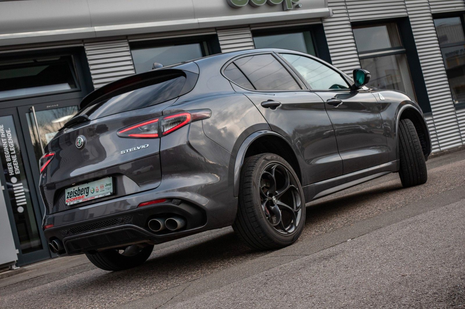 Fahrzeugabbildung Alfa Romeo Stelvio Quadrifoglio*Panorama*Leder*H&K*Kamera*