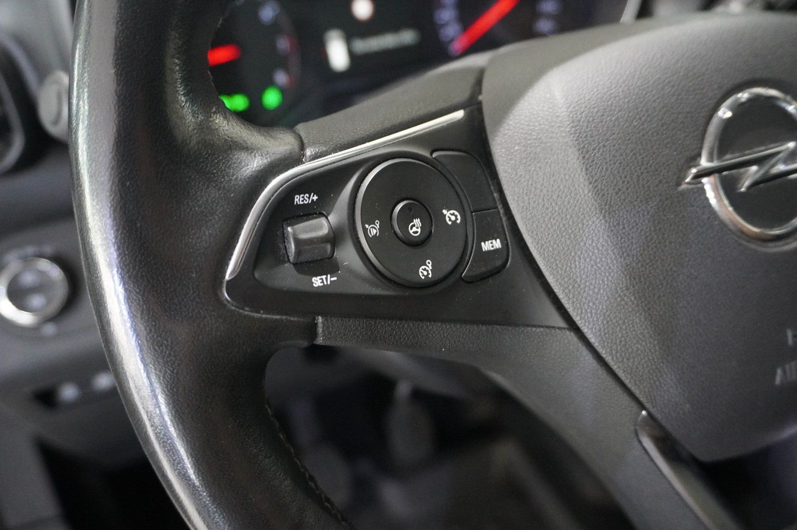 Fahrzeugabbildung Opel Combo Life 1.5D ELEGANCE NAVI/LED/KAMERA/SH/AHK