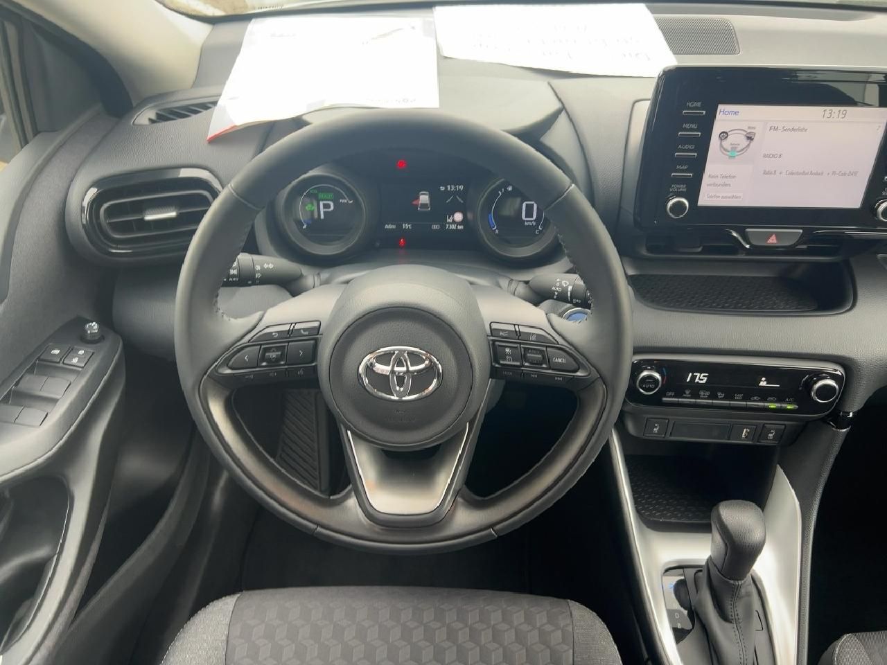 Fahrzeugabbildung Toyota Yaris Hybrid Team Deutschland