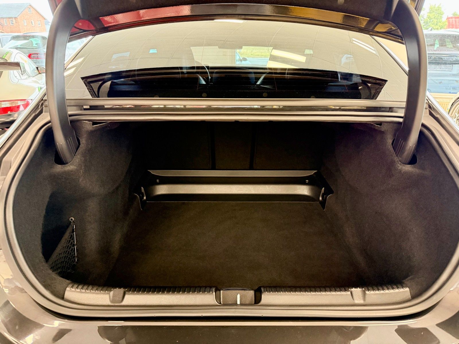 Fahrzeugabbildung Mercedes-Benz EQE 300 Electric Art Advanced/AHK/Kamera/19Zoll