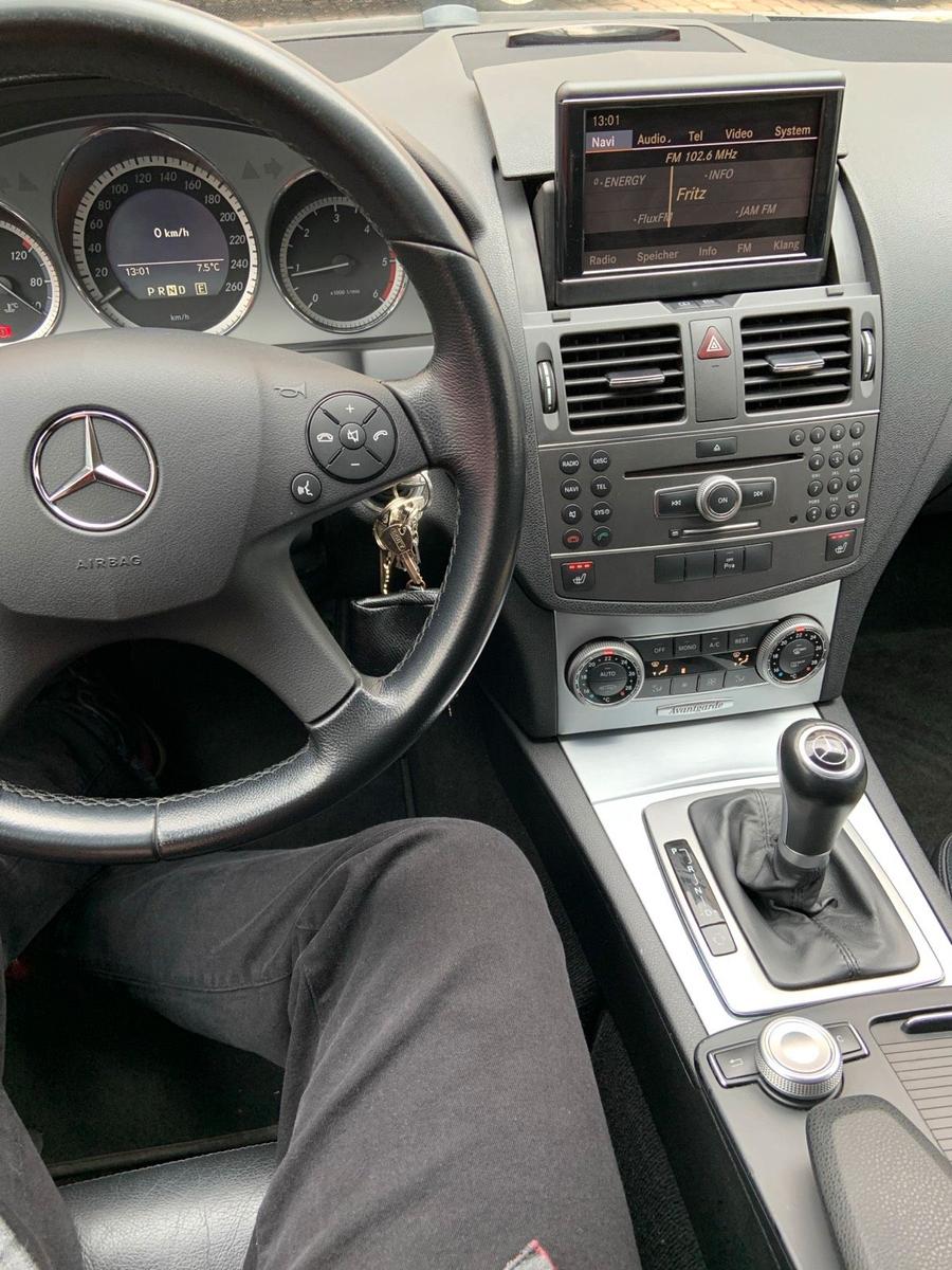 Mercedes-Benz 220 2011 — photo 8