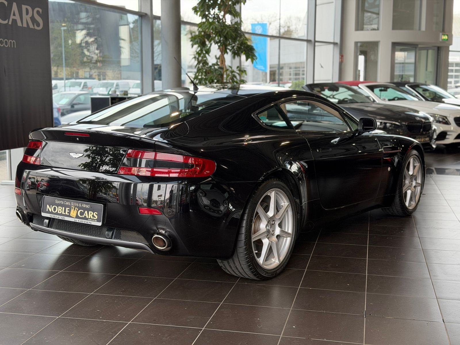 Fahrzeugabbildung Aston Martin Vantage  V8 KLIMA XEN NAV SHZ PDC LEDER