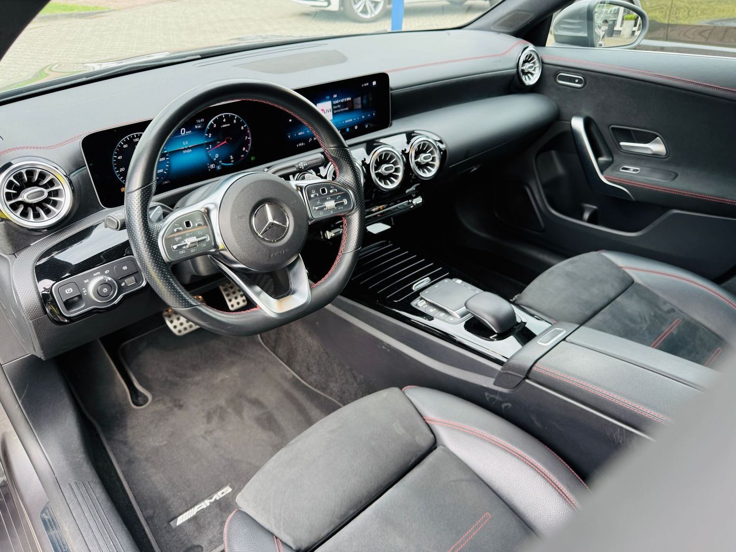 Fahrzeugabbildung Mercedes-Benz CLA 200 Shooting Brake AMG, Comand, LED, Easy Pa