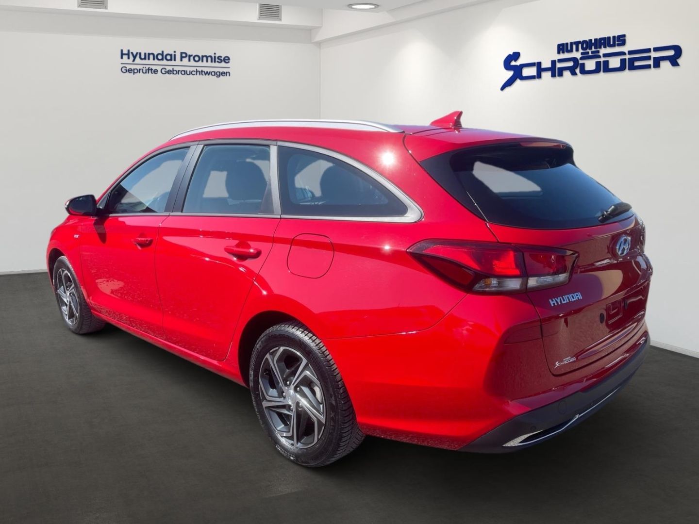 Fahrzeugabbildung Hyundai i30 1.0T Select Mild-Hybrid (48V) Allwetterreife