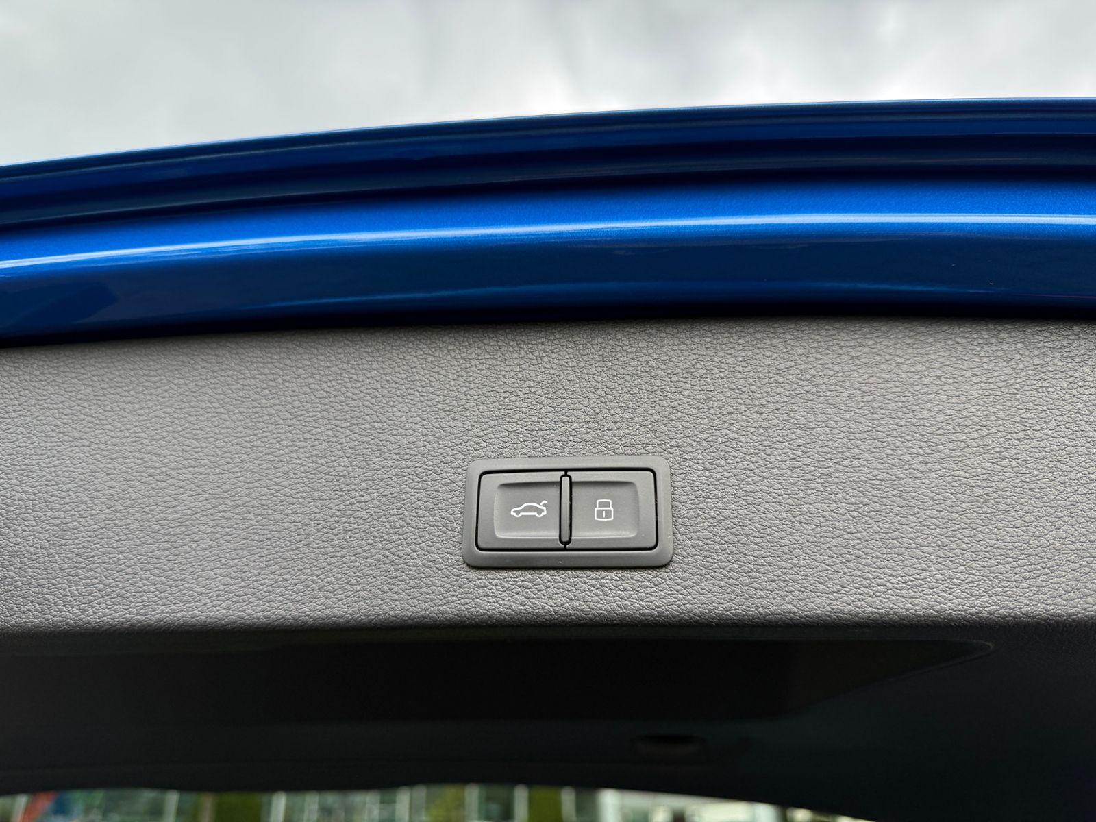 Fahrzeugabbildung Audi Q2 sport S line 35 TFSI KAM LED 19" Virtual