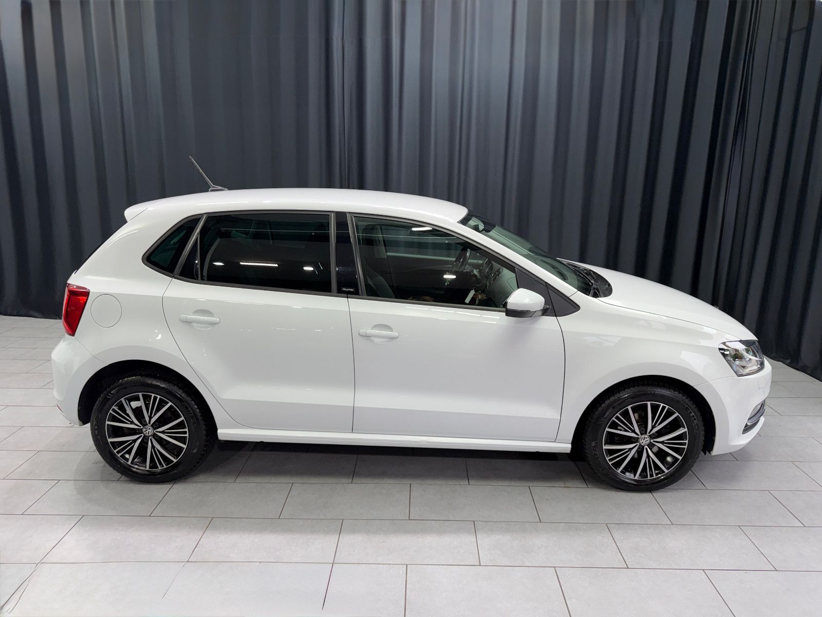 Fahrzeugabbildung Volkswagen Polo V Allstar |DSG|PDC|NAVI