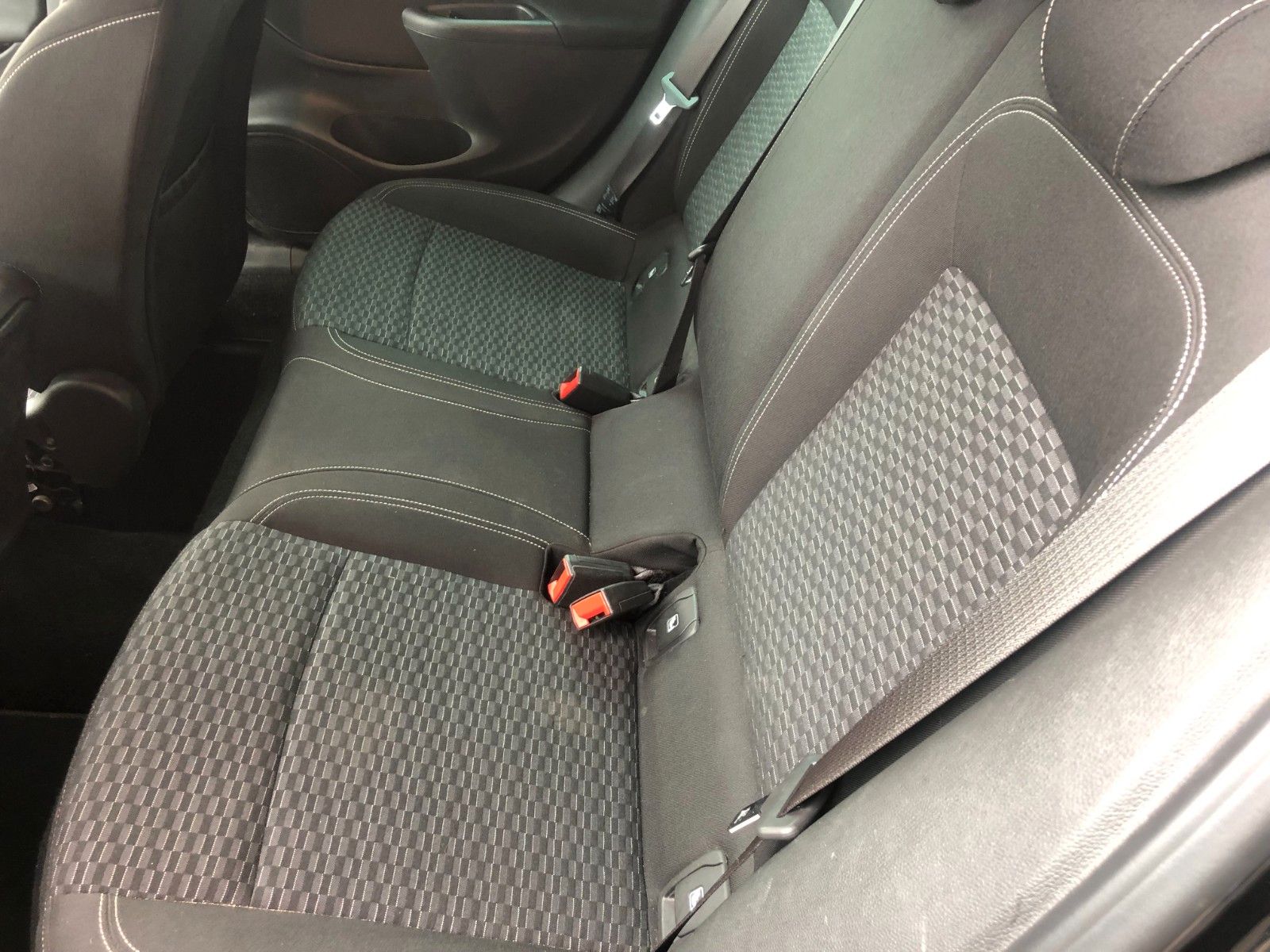 Fahrzeugabbildung Opel Astra K Lim. 5-trg. Dynamic Sonderpreis Lack