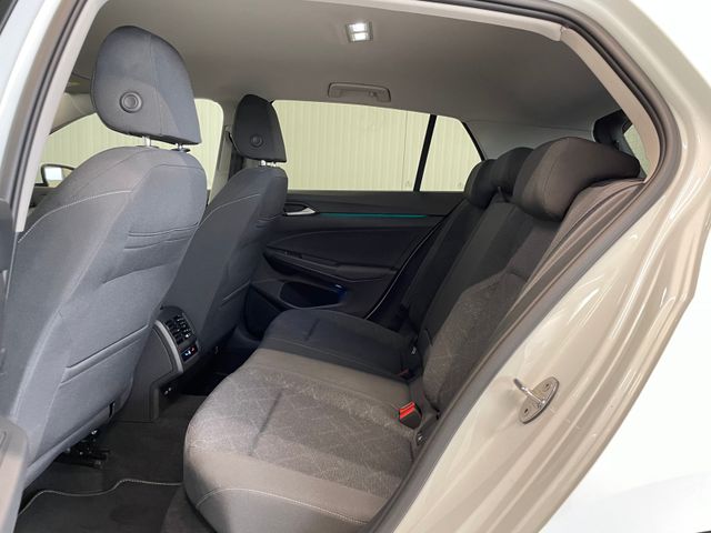 Golf VIII Life 1.0 eTSI DSG NAVI ACC SHZ