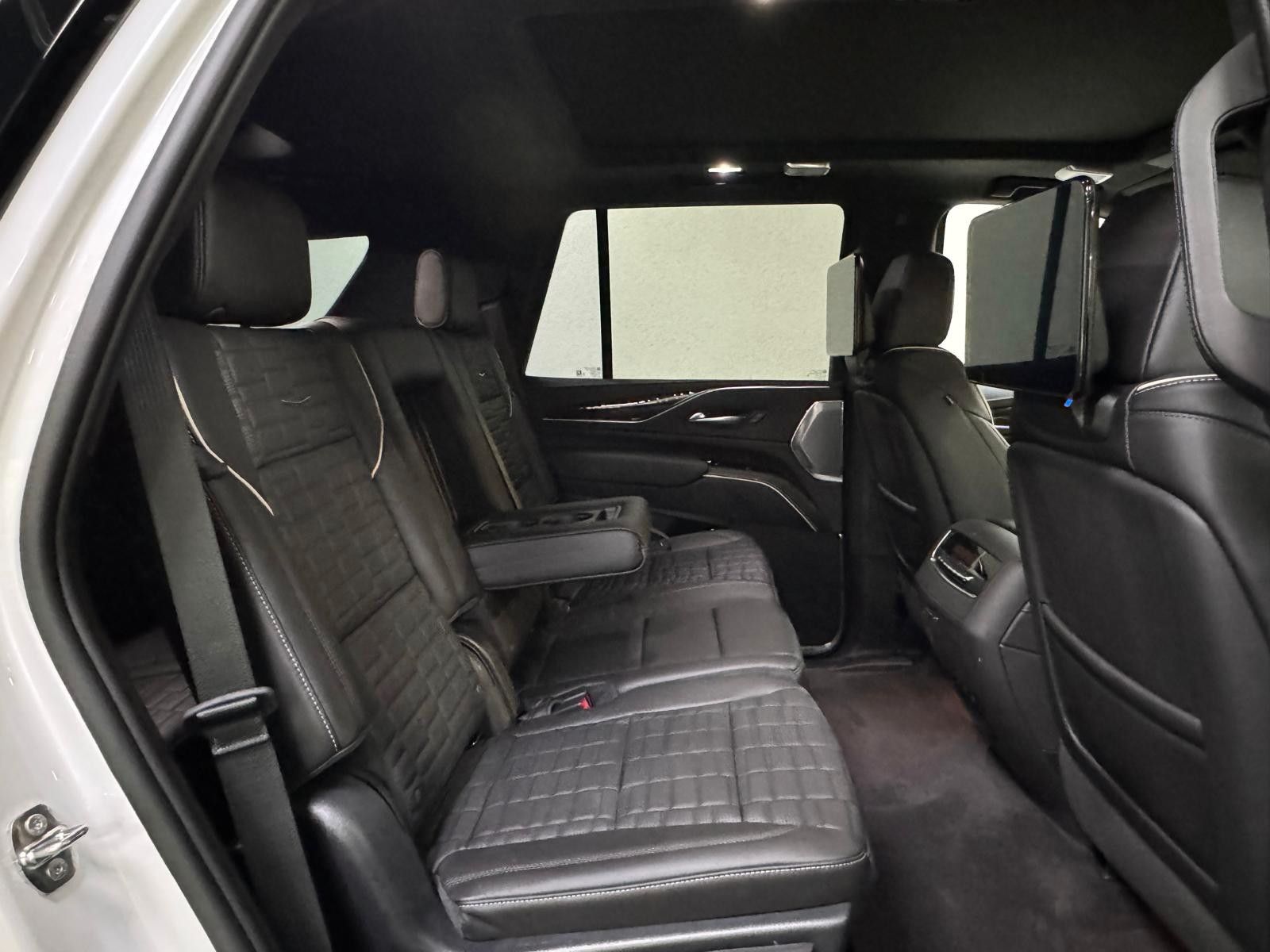 Fahrzeugabbildung Cadillac ESCALADE PREMIUM LUXURY PLATINUM 6.2 V8 -NIGHT V