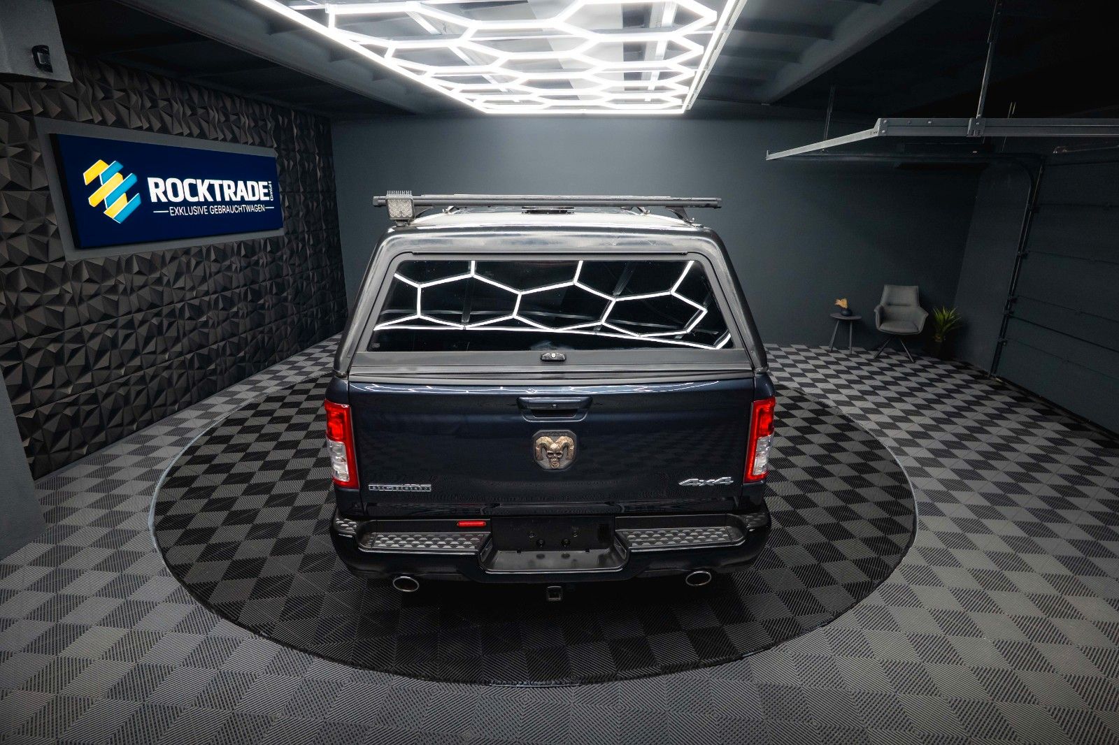 Fahrzeugabbildung Dodge RAM 5.7 V8 HEMI 4x4 Offroad Night  LPG Hardtop