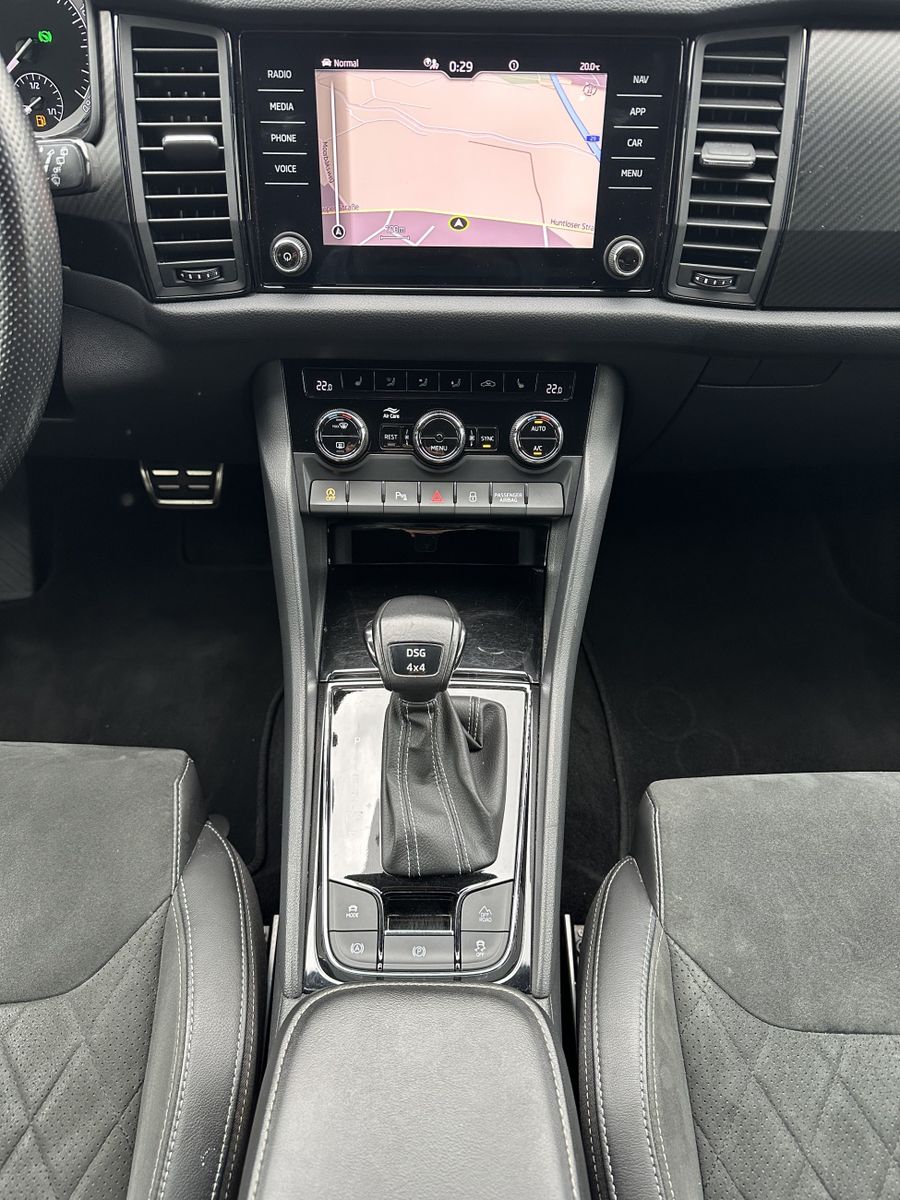 Fahrzeugabbildung SKODA Kodiaq Sportline 4x4 7-Sitzer NAV+LED+AHK+19ZOLL