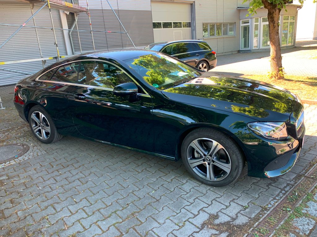 Image of Mercedes-Benz E 200
