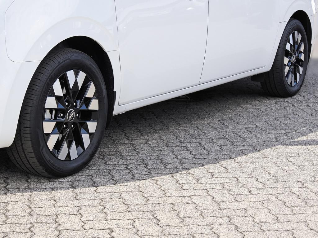 Fahrzeugabbildung Hyundai STARIA HEV 7-Sitzer Signature Panoramadach