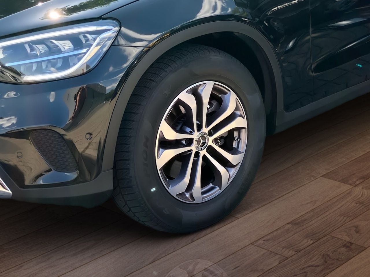 Fahrzeugabbildung Mercedes-Benz GLC 200 d 4M APPLE+AHK+KAMERA+LED+EASYPACK
