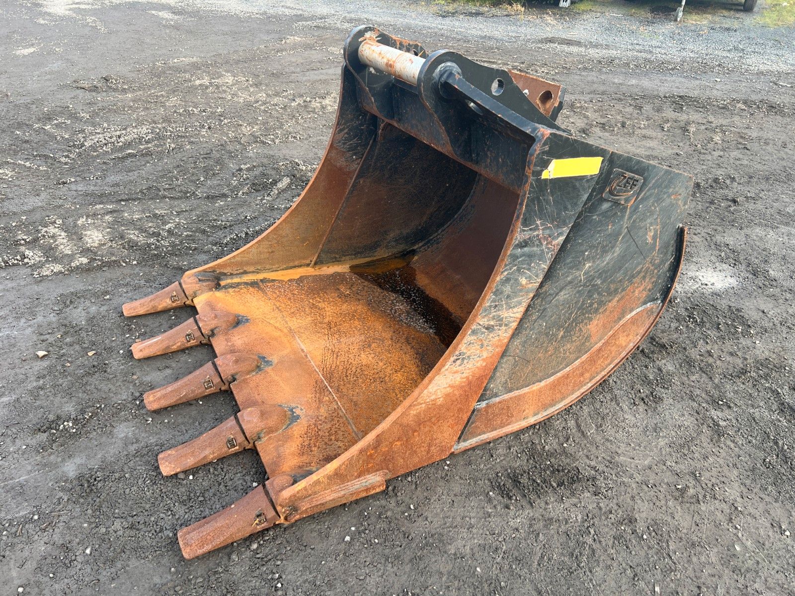 Fahrzeugabbildung Andere ZFE Tieflöffel / Löffel / MS21 / 1.400 mm / 2022