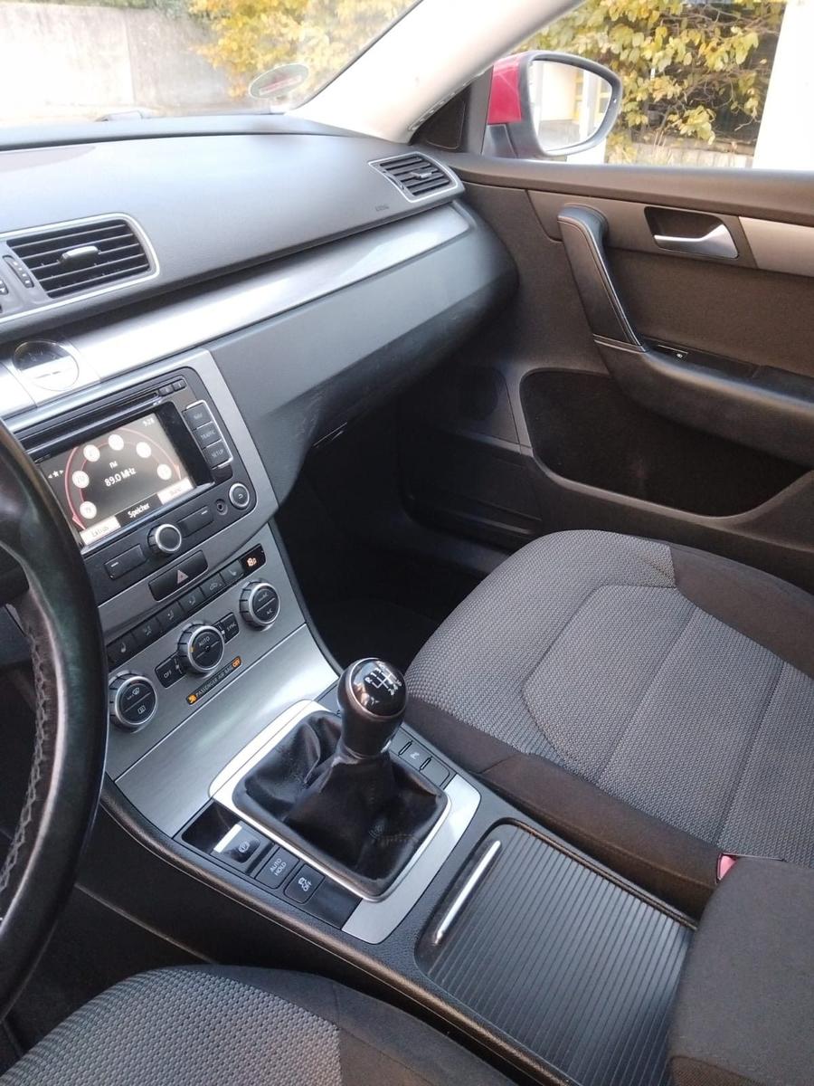 Volkswagen Passat 2012 — engine 140 HP (103kW)