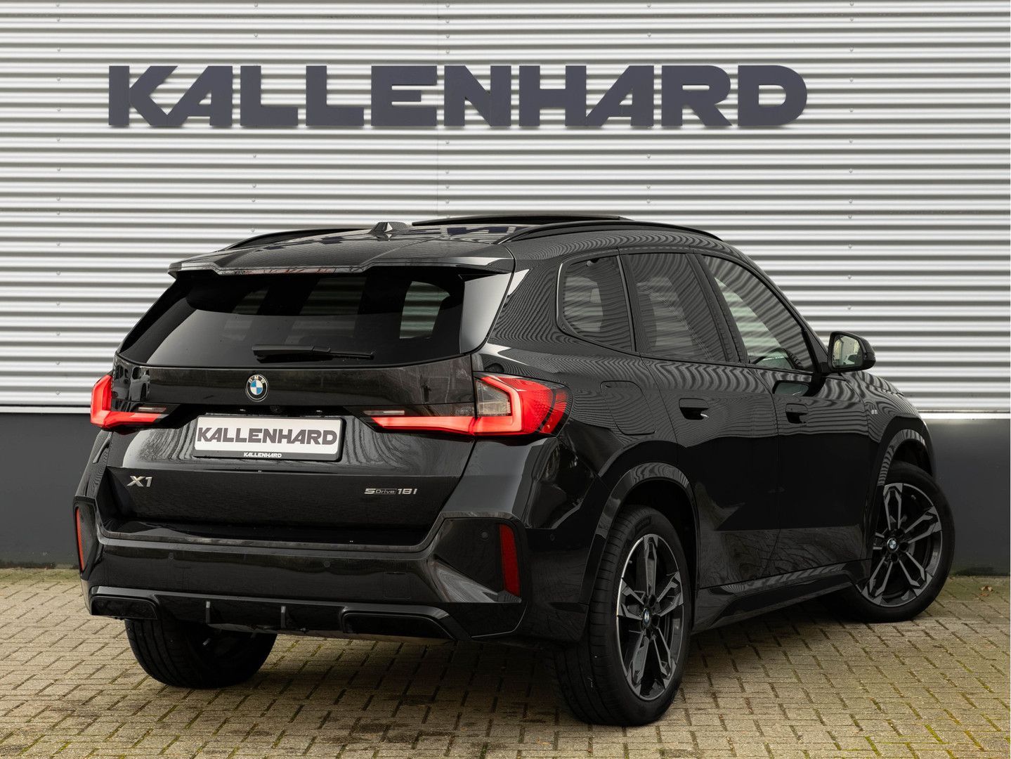 BMW X1 sDrive18i M-Sport - Pano - AHK - Memoryzetel imagem 2