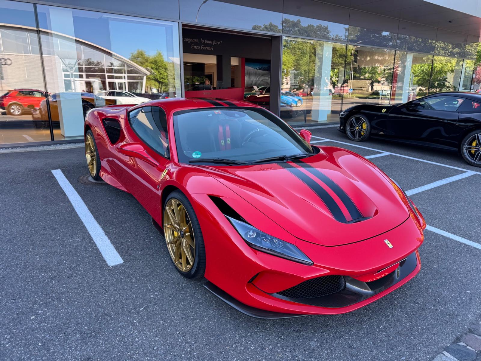 Ferrari F8 Tributo  Deutsches Auto+Ferrari-Garantie