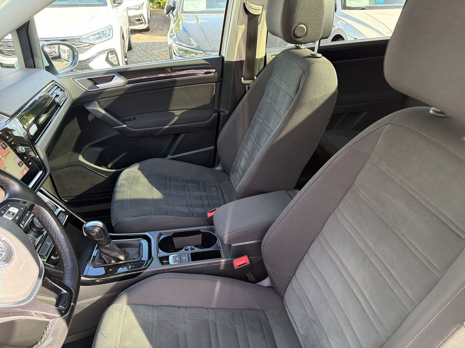 Touran R-line TSi DSG 7S PANO Navi LED