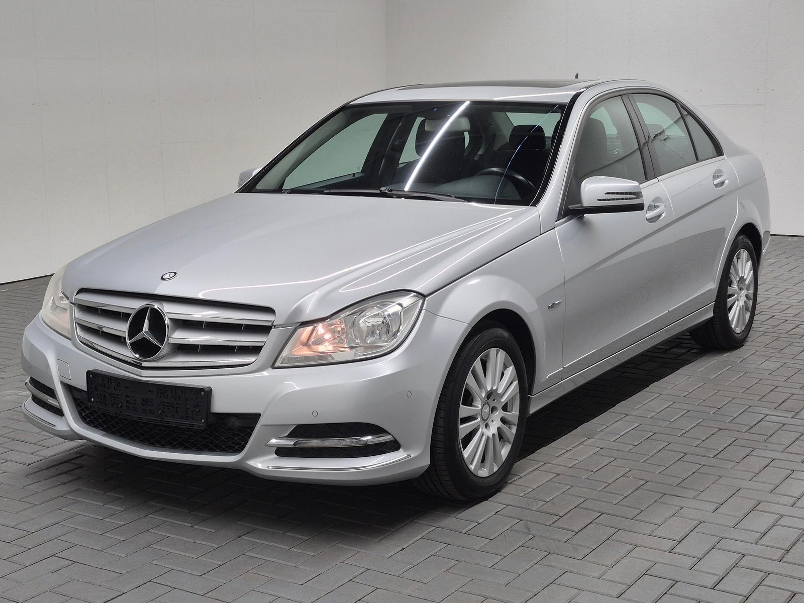 Mercedes-Benz C 180 Navi/BT/GSD/SHZ/PDC/Tempom./AHK/16-LM