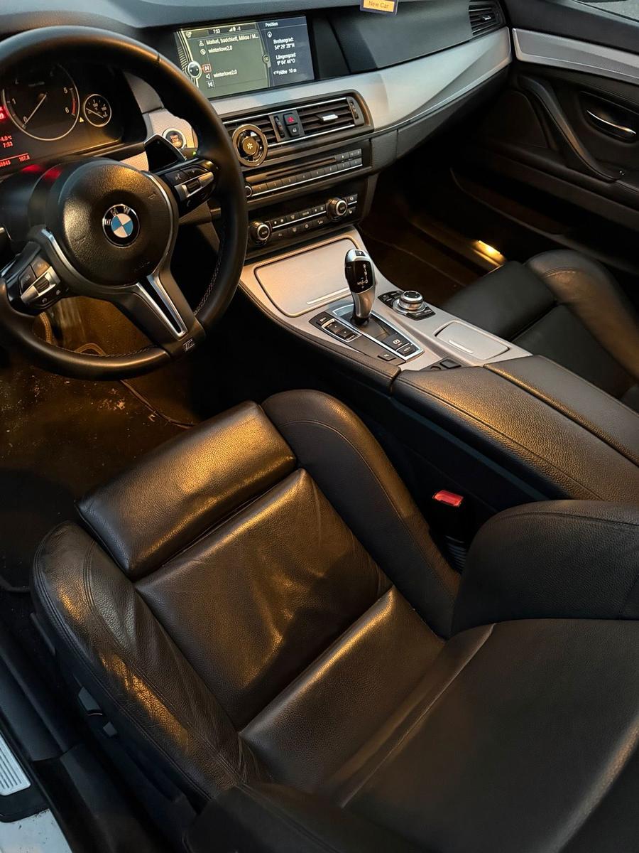 BMW 520 2012 — вигляд ззаду