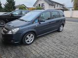 Opel Zafira 1.9 T.D 150 PS 7 Sitze Automatik Navi PDC