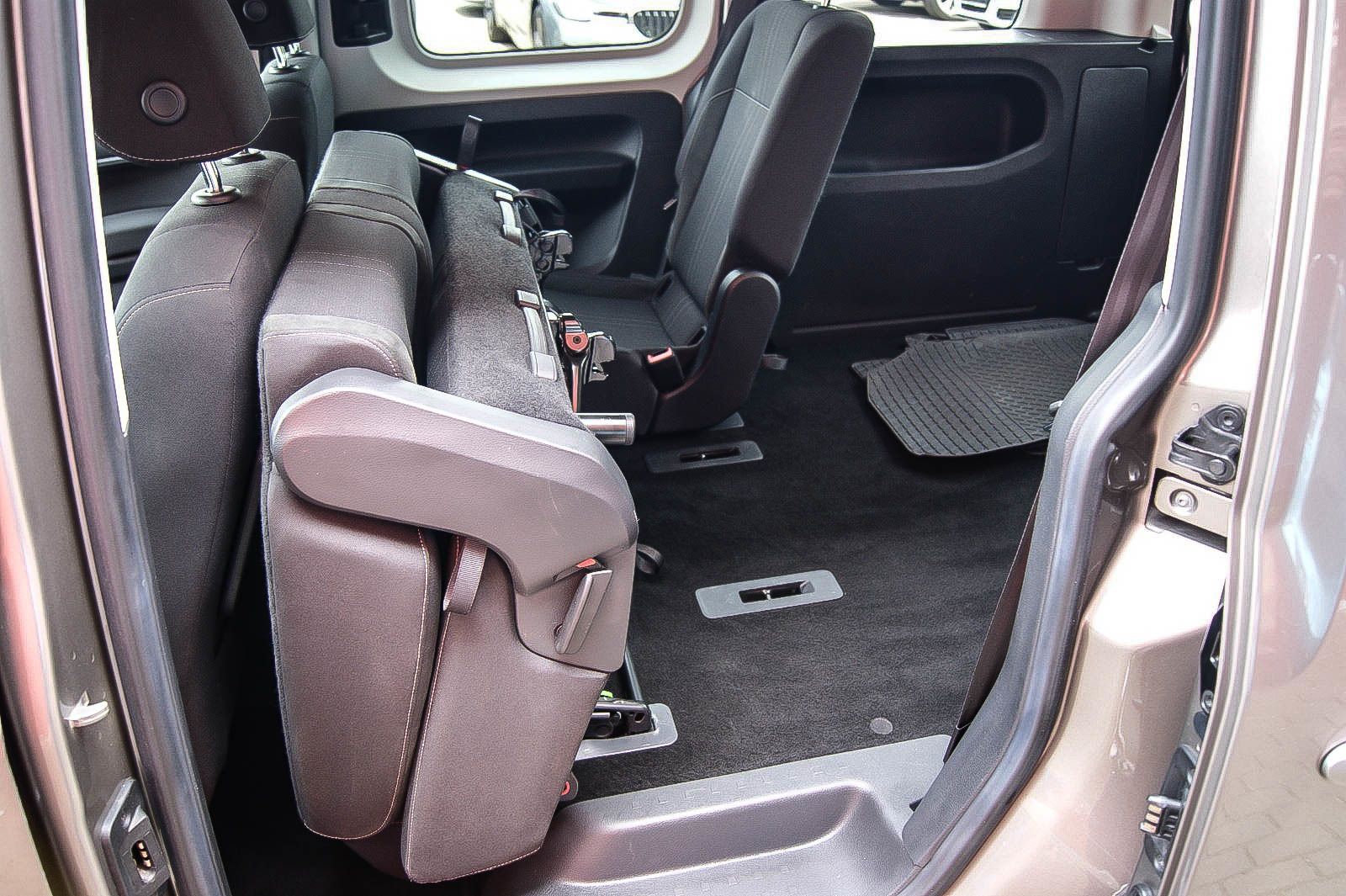Fahrzeugabbildung Volkswagen Caddy 2.0 TDI 4MOTION Alltrack Bi-XENON PLA Allt
