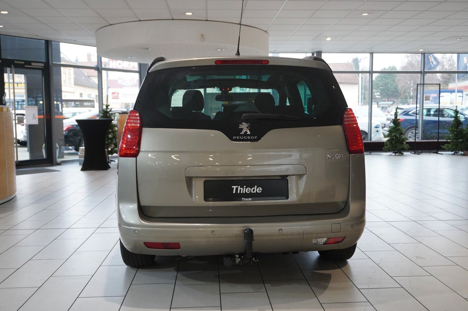 Fahrzeugabbildung Peugeot 5008 1.2T STYLE NAVI/LED/KAMERA/SHZ/PANO./AHK