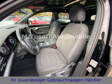 Volkswagen Touareg - 12