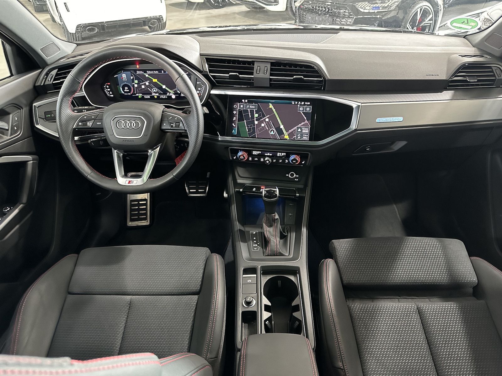 Fahrzeugabbildung Audi Q3 35 TDI quatt S line/Pano/Matrix/´19/RFK/