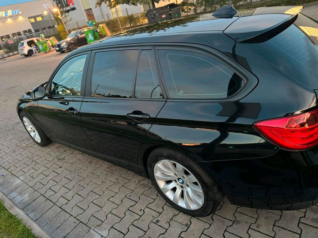Image of BMW 320