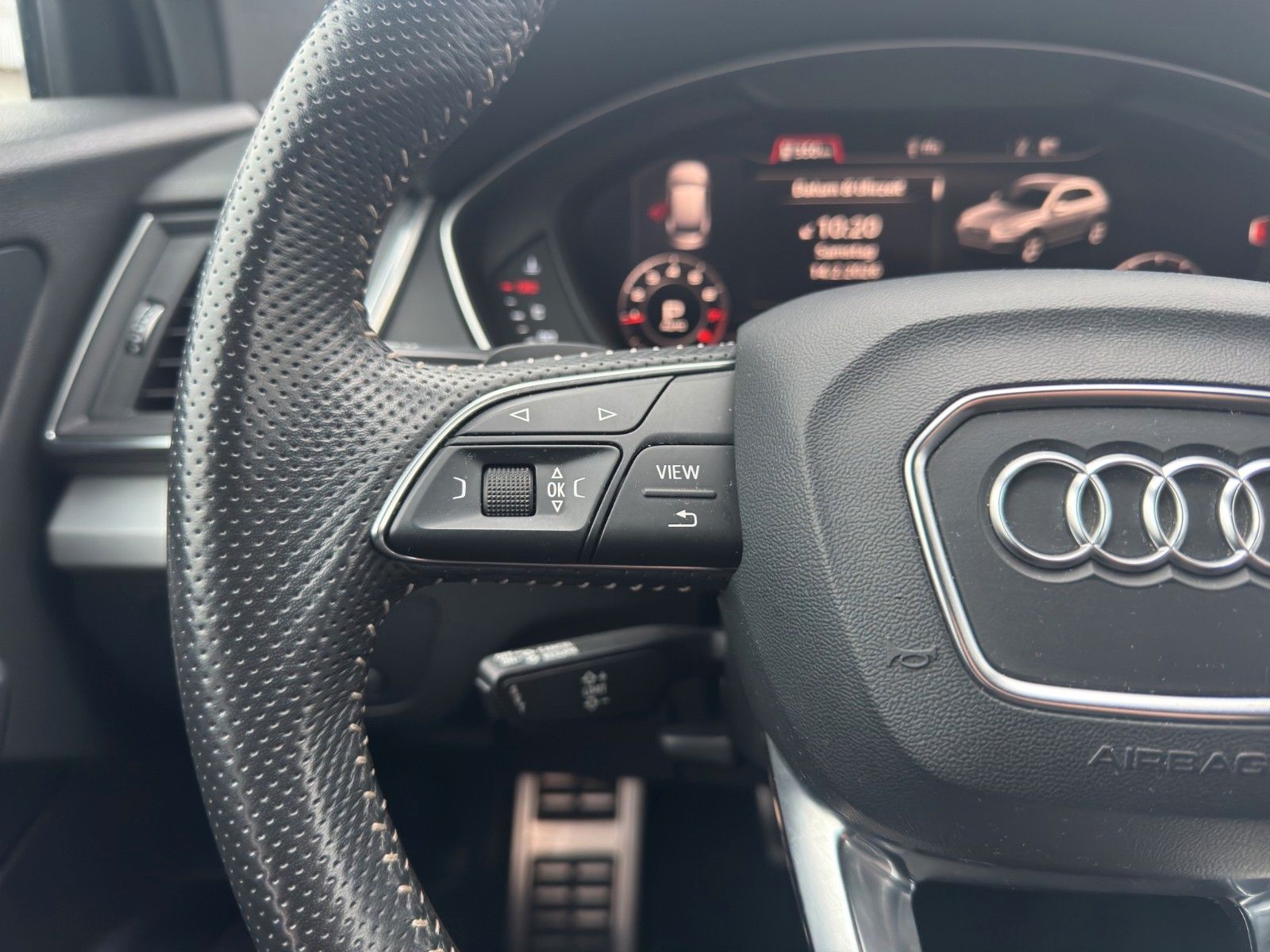 Fahrzeugabbildung Audi Q5 2.0TFSI QUAT S LINE PANO MEMORY AHK 360° LED