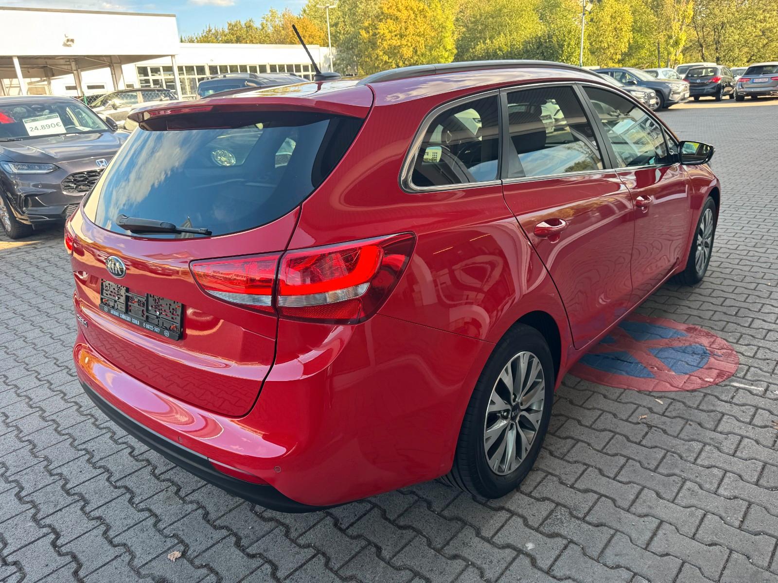 Kia cee'd *PDC*AHK*SHZ*NAVI*