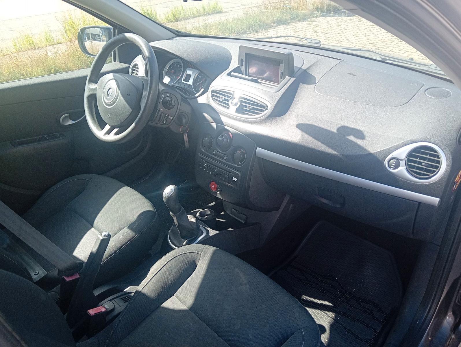 Renault Clio 2012 — photo 5