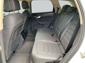 Volkswagen Touareg - 11