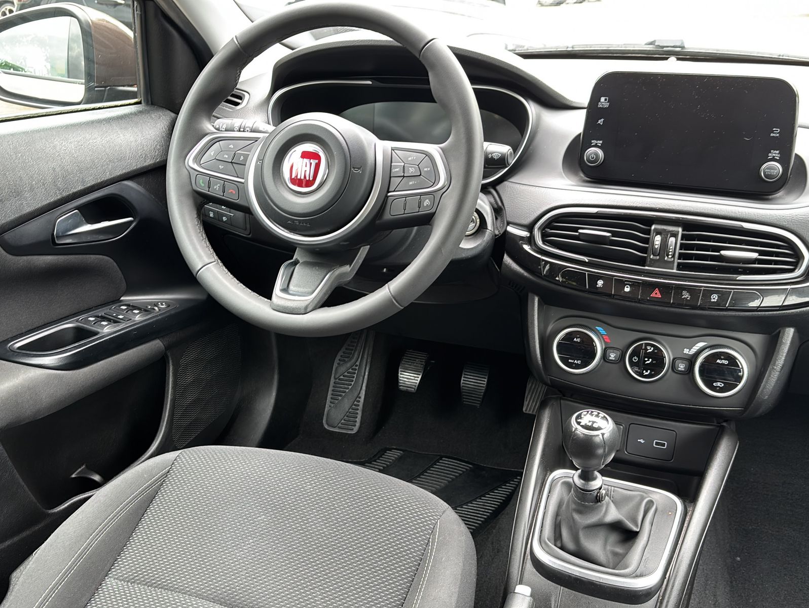 Fahrzeugabbildung Fiat Tipo 1.6 M.jet 130 Ps