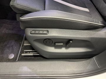 Fahrzeugverkauf 13 Skoda Kodiaq 1.5 TSI Sportline AHK*Panodach*Matrix*