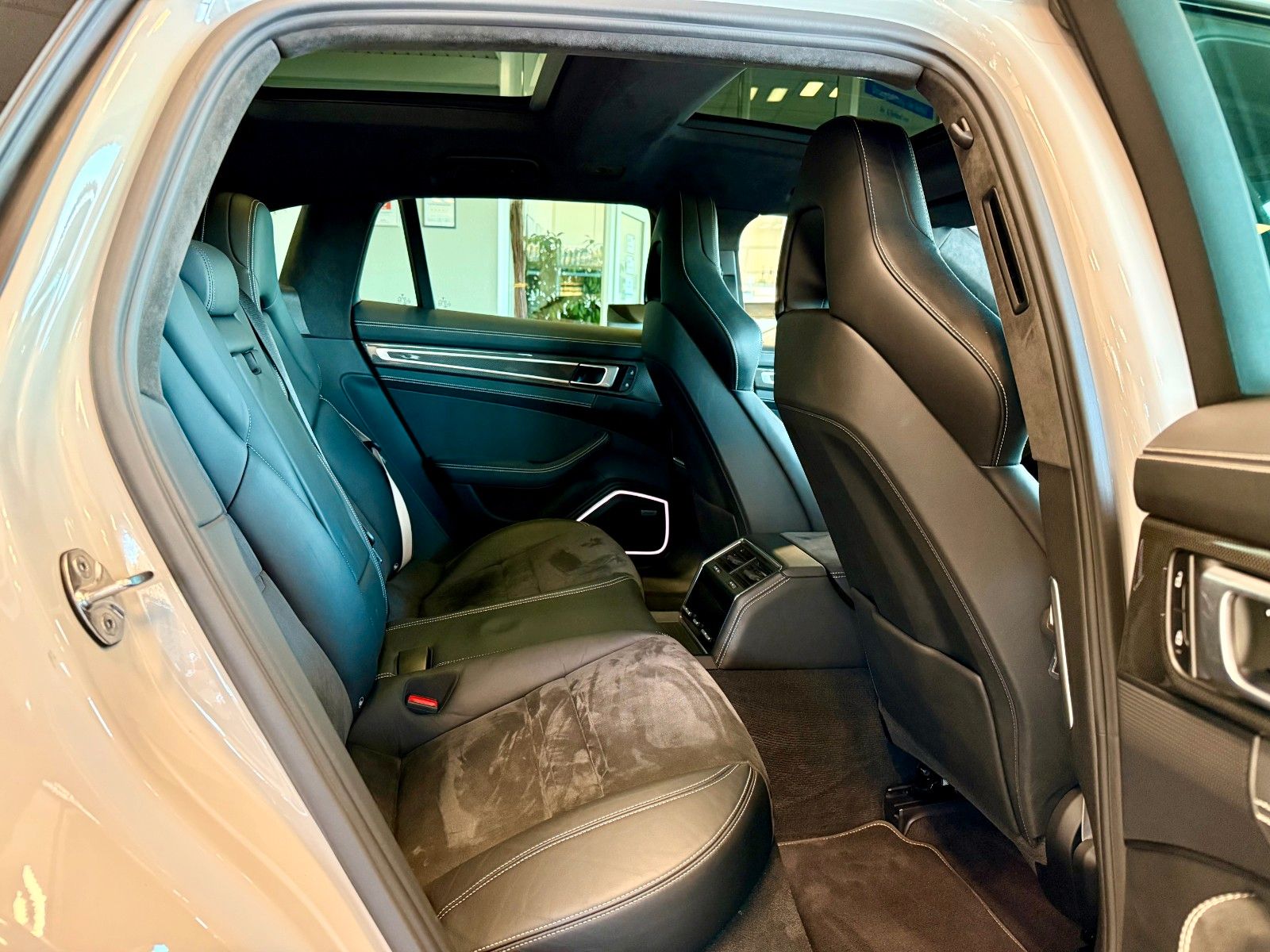 Fahrzeugabbildung Porsche Panamera GTS Sport Turismo Panorama/ACC/HeadUp