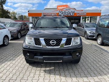 Fahrzeugabbildung Nissan Navara 2.5 dCi DoubleCab 4X4*Klima*AHK*